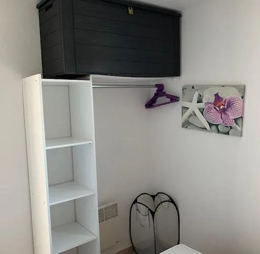 T2+cabine Dans Au Cap D'agde Apartment